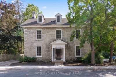 35 Mackay Street, New Edinburgh - Lindenlea, On K1m 2b2