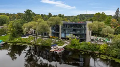 32 BRUNEL Road 103, Huntsville, ON P1H 1P5