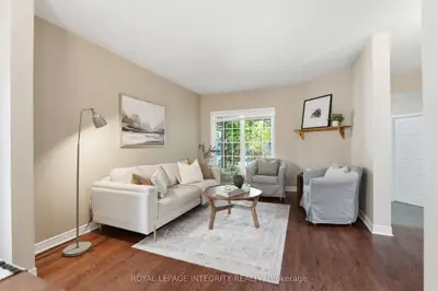 15 Halkirk Avenue, Kanata, On K2v 1b1