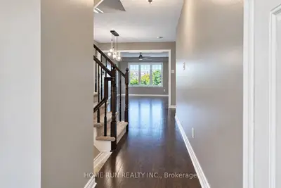 580 Meadowcreek Circle, Kanata, On K2m 0j8