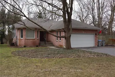 2550 Emerson Street, Strathroy-caradoc, On N0l 1w0
