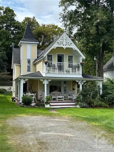 112 Mckenzie Lane, Elizabethtown-kitley, On K6v 7e5