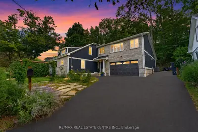 15 First Street S, Hamilton, On L8g 1p7