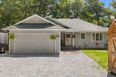 700 Strawberry Lane, Tay Valley, On K0g 1a0