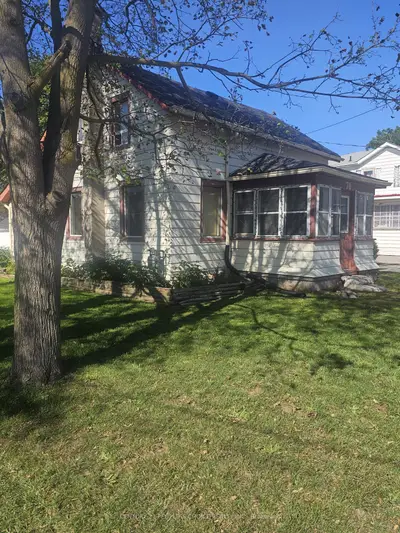 71 Queen St & 70 King Street, Kawartha Lakes, On K9v 1g5
