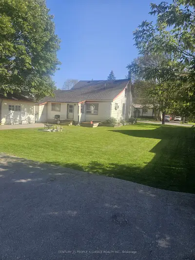 71 Queen St & 70 King Street, Kawartha Lakes, On K9v 1g5