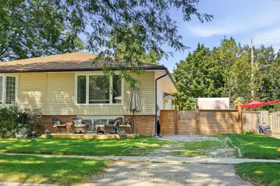 3 Glengrove Avenue, Grimsby, On L3m 4l6