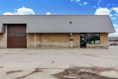 52 Scott Street W 3, St. Catharines, On L2r 1c9