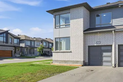 660 Fenwick Way, Barrhaven, On K2j 7e6