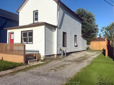 37 Wright Street, Welland, On L3b 2k2