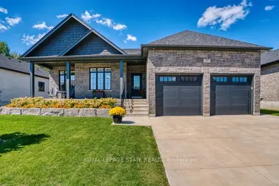 37 GILMER Crescent, North Perth, ON N4W 0H3