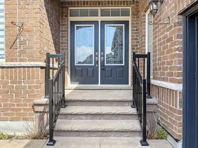 33 Stonegate Avenue, Mono, On L9w 6x1