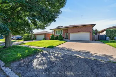 67 College Park Drive, Welland, On L3c 6z7