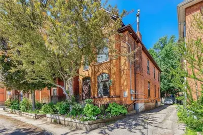 100 Grant Avenue, Hamilton, On L8n 2x7