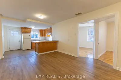 288 Montreal Road 3, Vanier And Kingsview Park, On K1l 6b9