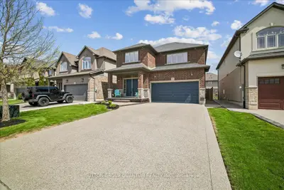92 Garinger Crescent, Hamilton, On L0r 1c0