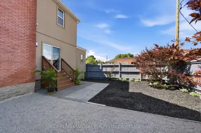 8 Trafalgar Street, St. Catharines, On L2r 3l7