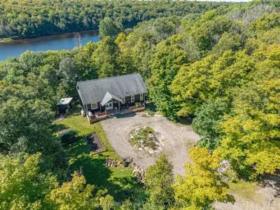 482 East Poverty Bay Road, Magnetawan, On P0a 1p0