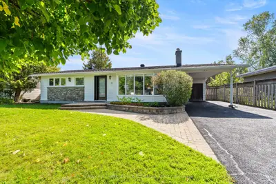 31 WHITBURN Crescent, Crystal Bay - Rocky Point - Bayshore, ON K2H 5K5