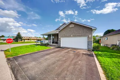 32 Merrill Drive, Prince Edward County, On K0k 3l0