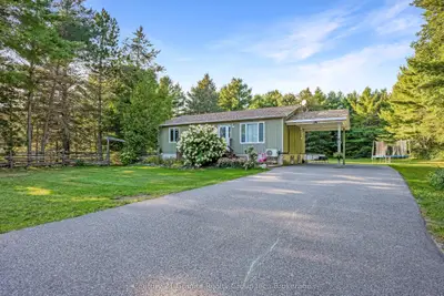 528 South Baptiste Lake Road, Hastings Highlands, On K0l 1c0