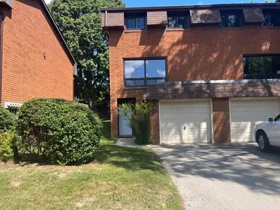 444 Stone Church Road W Q1, Hamilton, On L9b 1r1
