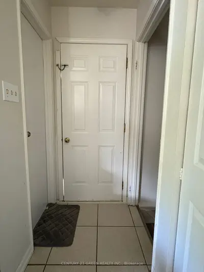 32 Elvira Crescent Bsmt, London South, On N6e 2p4