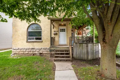 202 Sydenham Street, London East, On N6a 1w3