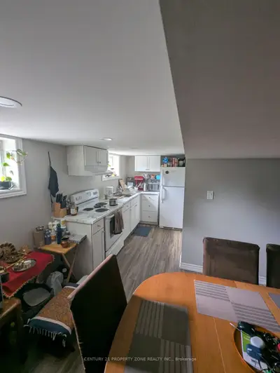561 Mohawk Road W, Hamilton, On L9c 1x5