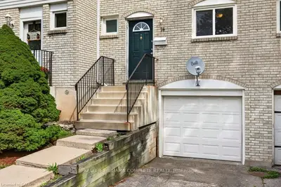 120 Quigley Road 14, Hamilton, On L8k 6l4