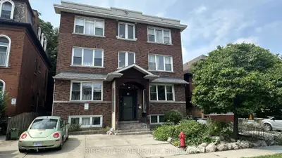 84 Proctor Boulevard, Hamilton, On L8m 2m4