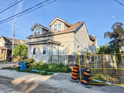 39 Union Street E B, Waterloo, On N2j 1b8