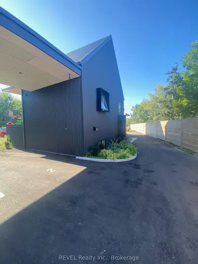 5361 Valley Way Unit 2, Niagara Falls, On L2e 1x5