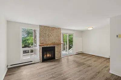 4 SWEETBRIAR Circle 3, Barrhaven, ON K2J 2K4