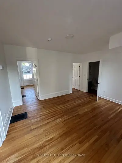 30 James Street E B, Brockville, On K6v 1k2