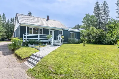 32560 Highway 17 Highway, Laurentian Hills, On K0j 1p0