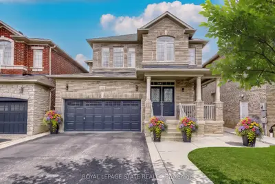 23 Mcknight Avenue, Hamilton, On L8b 0r5