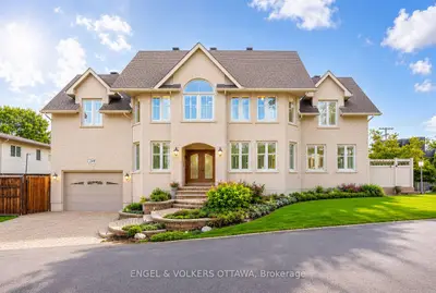 249 Atlantis Avenue, Carlingwood - Westboro And Area, On K2a 1x9
