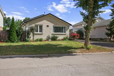 55 Archer Crescent, London South, On N6e 2a4