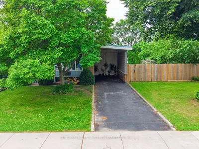 154 Luscombe Street, Hamilton, On L9a 2k3