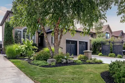 55 Chianti Crescent, Hamilton, On L8e 5w3