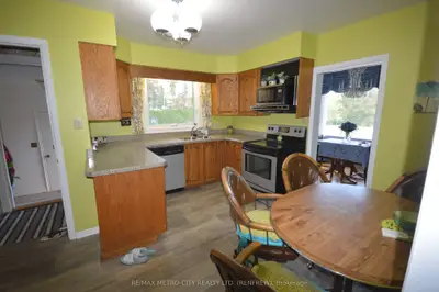 33 Pembroke Street, Whitewater Region, On K0j 1k0
