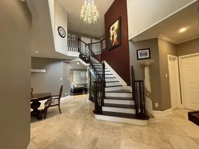 302 Edgemoore Crescent E, Kanata, On K2w 1h9