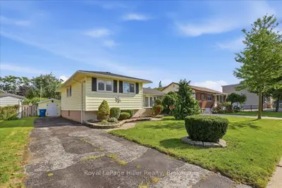 66 Elgin Crescent, Stratford, On N5a 3z3