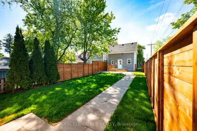 402 Main Street E, Shelburne, On L9v 2y9
