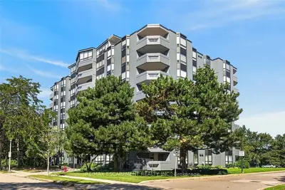 6 Village Green Boulevard 202, Hamilton, On L8g 5b7