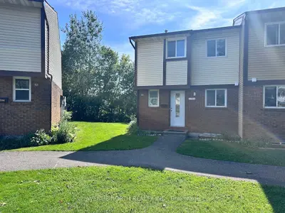 1370 Foxwell Street 7, Cyrville - Carson Grove - Pineview, On K1b 5j2