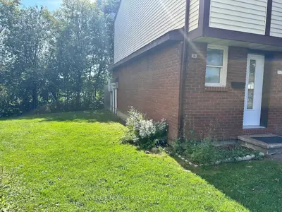 1370 Foxwell Street 7, Cyrville - Carson Grove - Pineview, On K1b 5j2