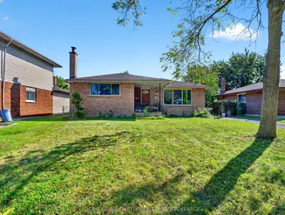 56 Burness Drive, St. Catharines, On L2p 1j5