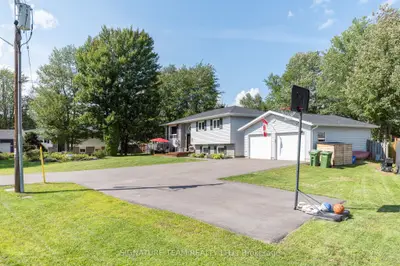 21 LISA Crescent, Petawawa, ON K8H 2Z8